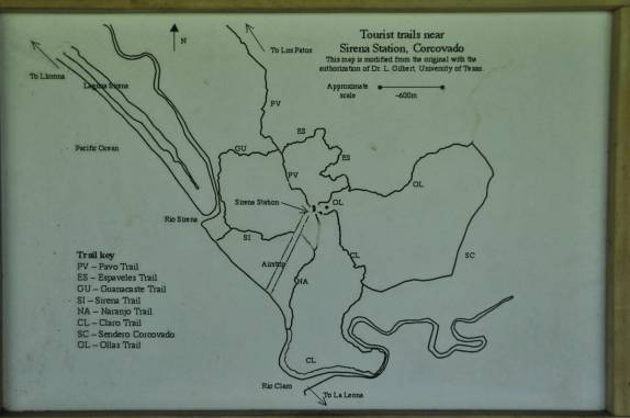 Mapa de trilhas da área de Sirena, no Parque Nacional Corcovado, na Península de Osa, no sul da Costa Rica